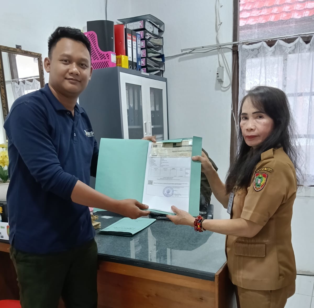 PT Riana Bunda Sejati Terima Notice Pajak Alat Berat dari UPTPPD Bapenda Buntok